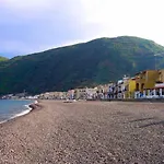 Διαμέρισμα Trilocale 5 Posti Letto A Pochi Passi Dal Mare *