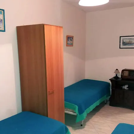 Appartamento Trilocale 5 Posti Letto A Pochi Passi Dal Mare