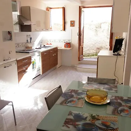 Trilocale 5 Posti Letto A Pochi Passi Dal Mare דירה *